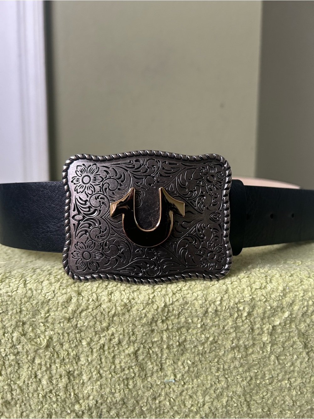 NWOT Embossed Western Buckle Black Faux Leather Belt Women’s